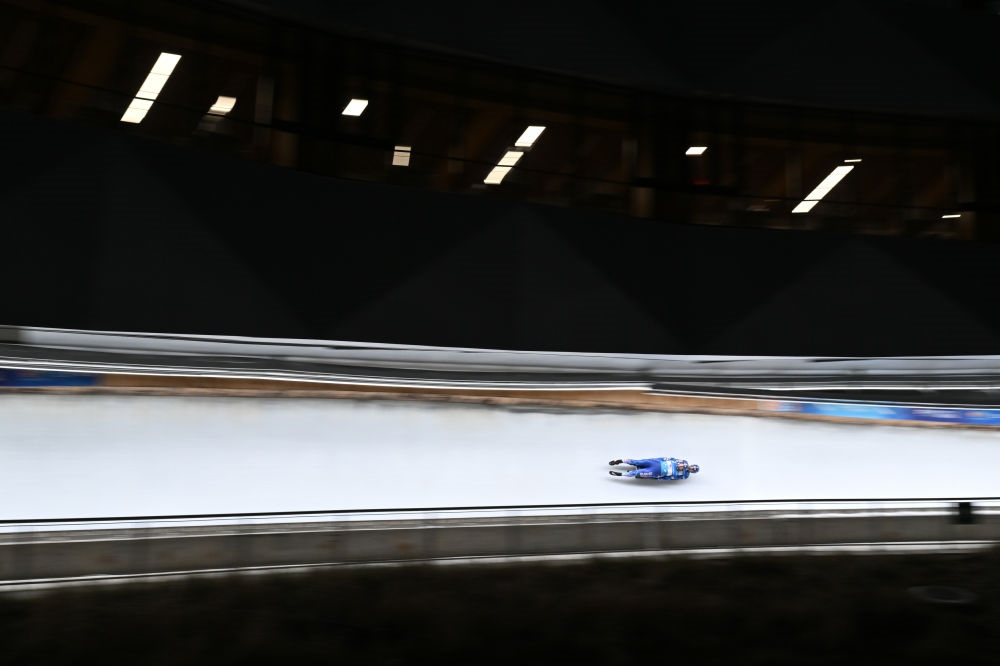 11月21日，美國選手馬茲德澤/泰爾迪曼在團體接力比賽中。新華社記者陳益宸攝