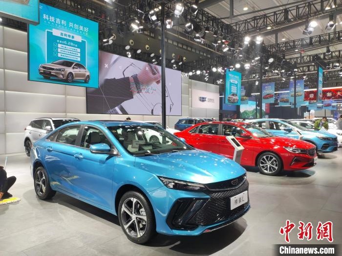 長沙國際車展上展出的汽車。　唐小晴 攝