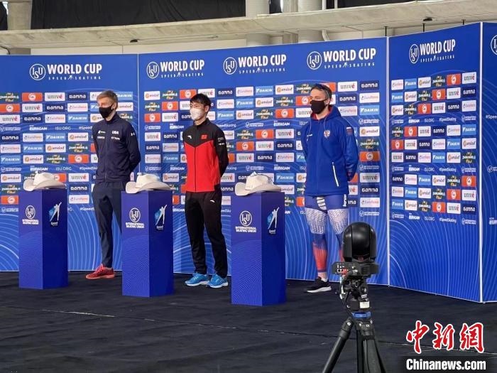 我國速滑在國際大賽上取得的第一個(gè)男子1000米金牌?！『邶埥◇w育局提供