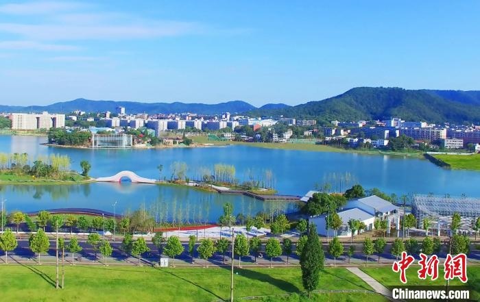 后湖藝術(shù)園。　唐小晴 攝