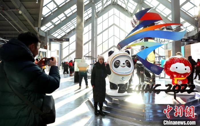 圖為滑雪場現(xiàn)場?！≡S婷 攝