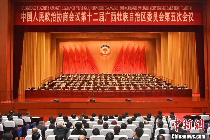 圖為大會閉幕?！∮峋?攝