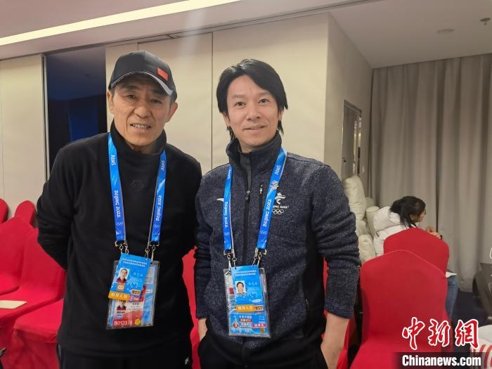 張文海與張藝謀的合影?！埼暮?供圖