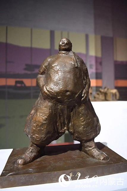 吳為山作品《大草原》。人民網(wǎng)記者富麗娟攝