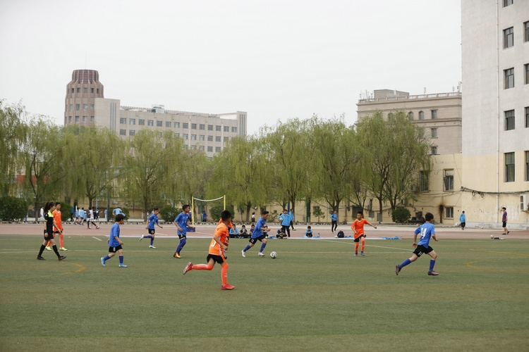 1620687184873903.jpg (3)內(nèi)蒙古足球青訓(xùn)營U12足球聯(lián)賽比賽現(xiàn)場(chǎng).jpg