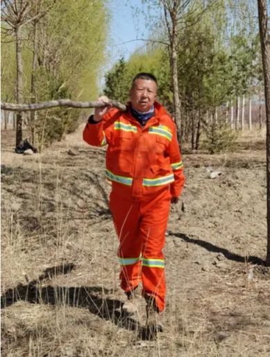 世界地球日，不忘治沙人3389.png