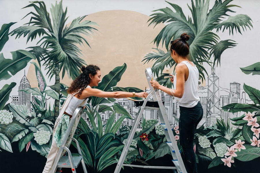 05. 藝術家梅慧欣、連佩汶與她們創(chuàng)作的壁畫作品.jpg