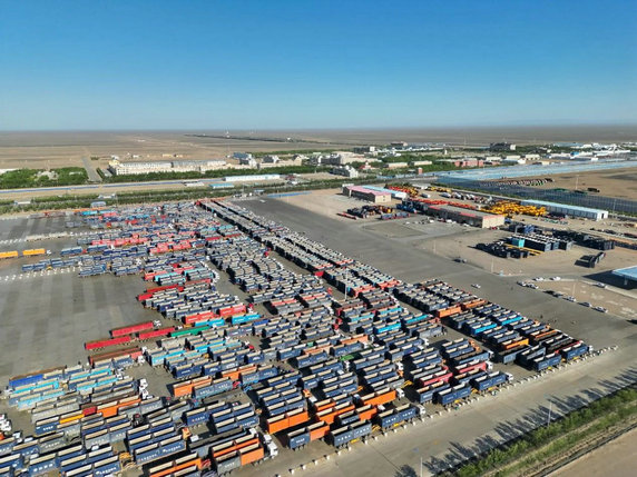 1751943602114722.jpg 策克1.jpg