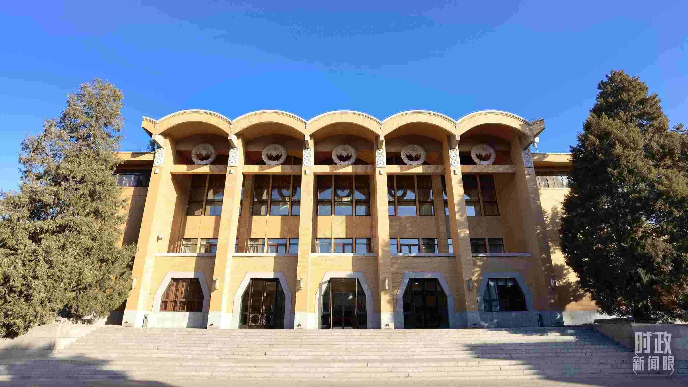 △2023年3月1日，中央黨校建校90周年慶祝大會(huì)在這里舉行。（總臺(tái)央視記者石丞拍攝）