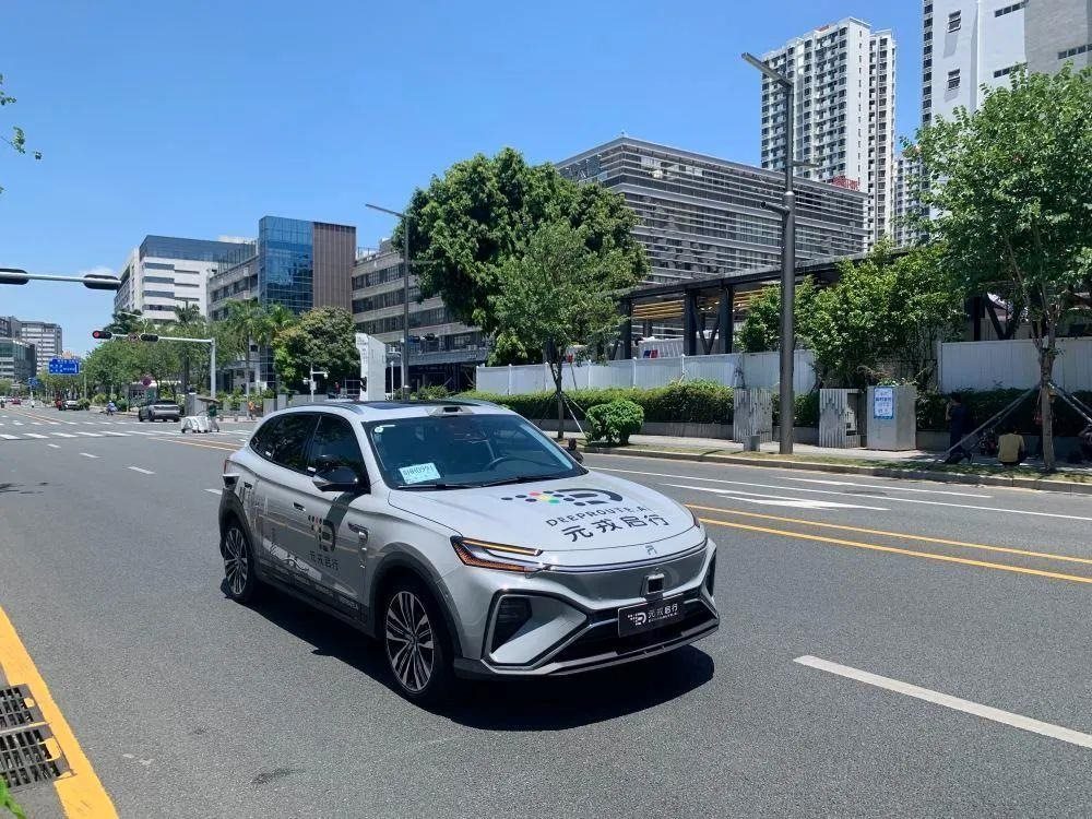 △自動駕駛汽車在河套深港科技創(chuàng)新合作區(qū)開展道路測試。