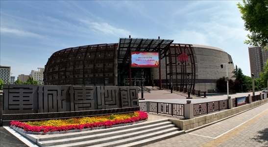 鑒往知來，跟著總書記學(xué)歷史丨走進(jìn)一座博物館，尋根五千年中華文明