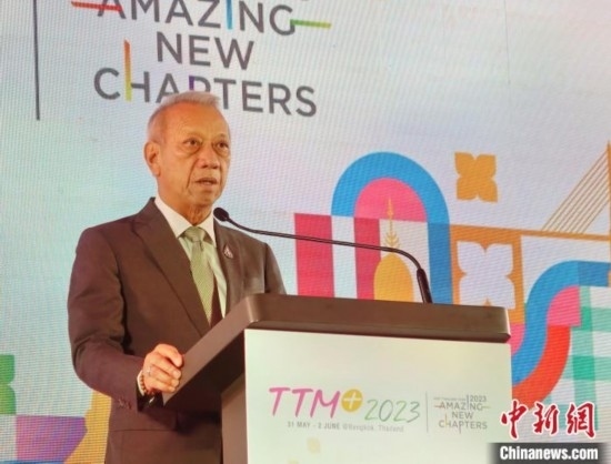 泰國旅游及體育部部長(zhǎng)皮帕在開幕式上致辭。 趙婧楠 攝