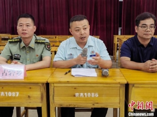 宣講員宣講。韋碩 攝