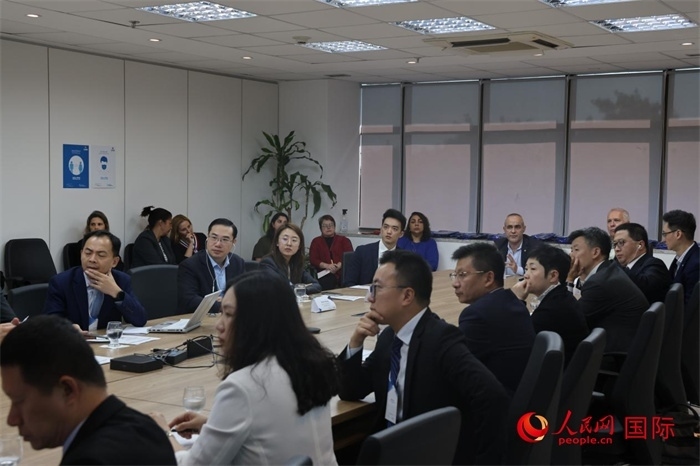 與會(huì)代表參與座談交流。（人民網(wǎng)記者 時(shí)元皓攝）