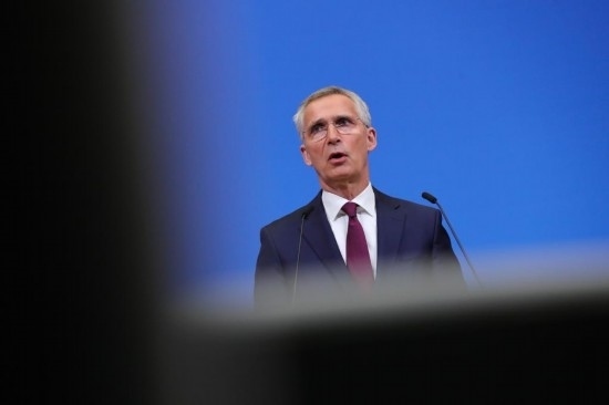 7月6日，在比利時(shí)布魯塞爾的北約總部，北約秘書長(zhǎng)斯托爾滕貝格在會(huì)議后召開新聞發(fā)布會(huì)。新華社記者鄭煥松攝