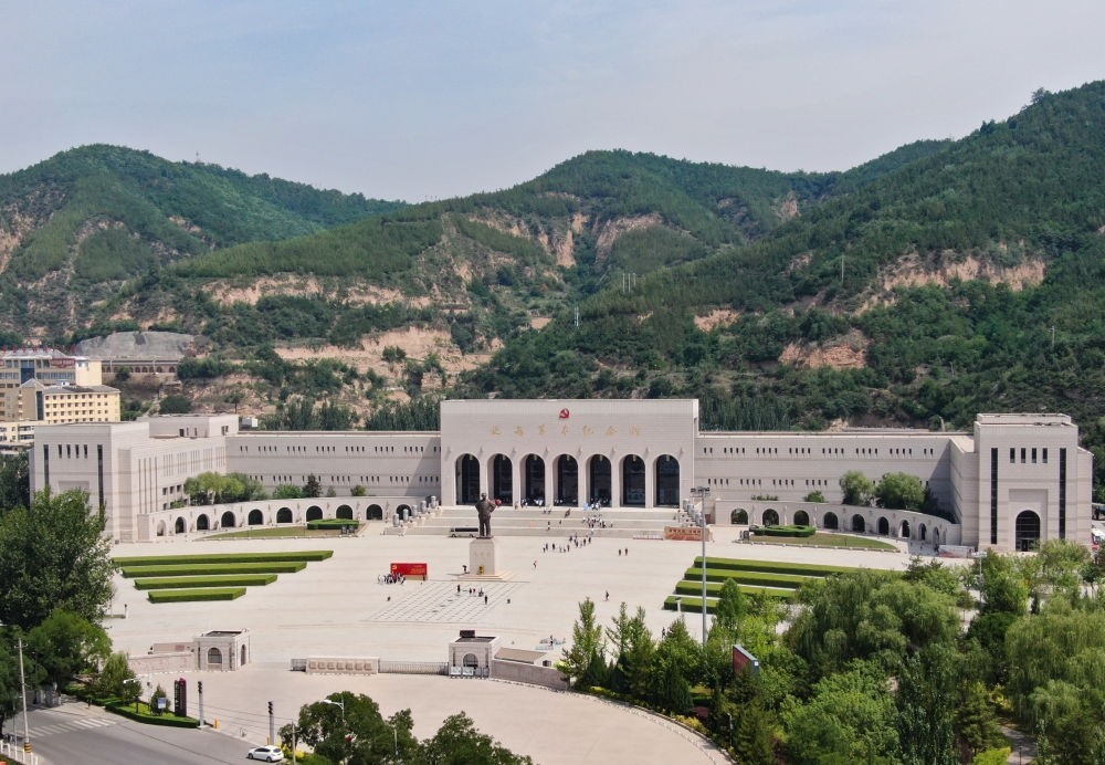 這是2023年6月27日拍攝的延安革命紀(jì)念館（無人機照片）。新華社記者 張博文 攝