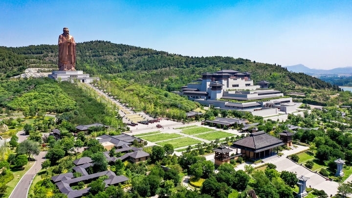 這是2023年6月8日拍攝的山東省曲阜市尼山圣境（無人機照片）。新華社記者 郭緒雷 攝