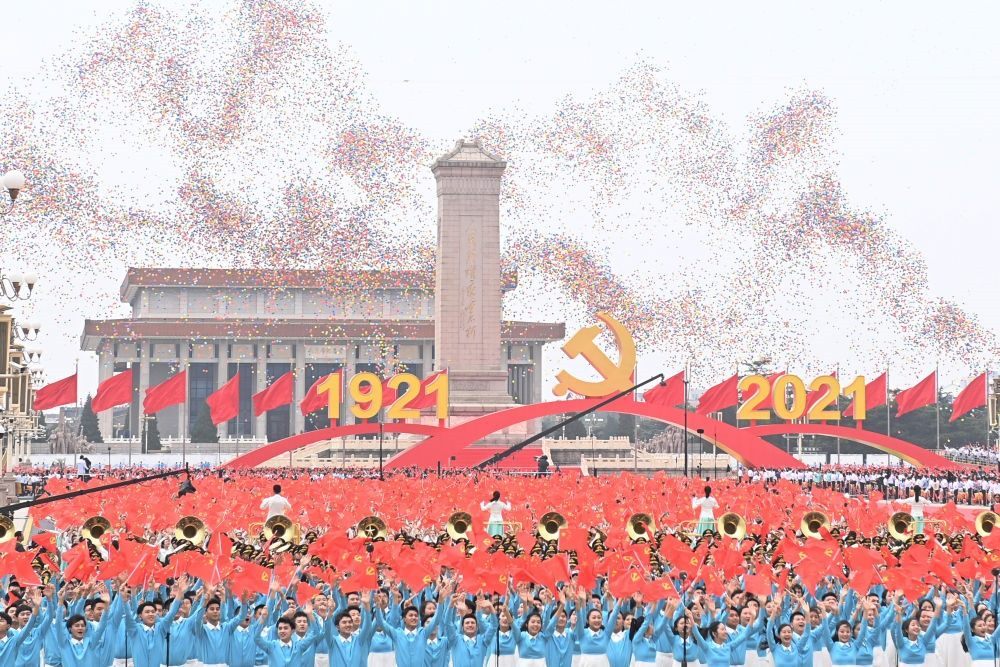 2021年7月1日上午，慶祝中國共產(chǎn)黨成立100周年大會在北京天安門廣場隆重舉行。這是慶祝大會現(xiàn)場放飛氣球。新華社記者 李尕 攝