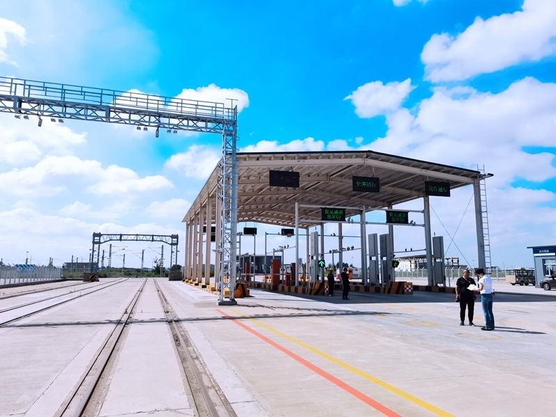 中歐班列（沈陽）集結中心貨運通道。人民網(wǎng)記者 栗翹楚攝