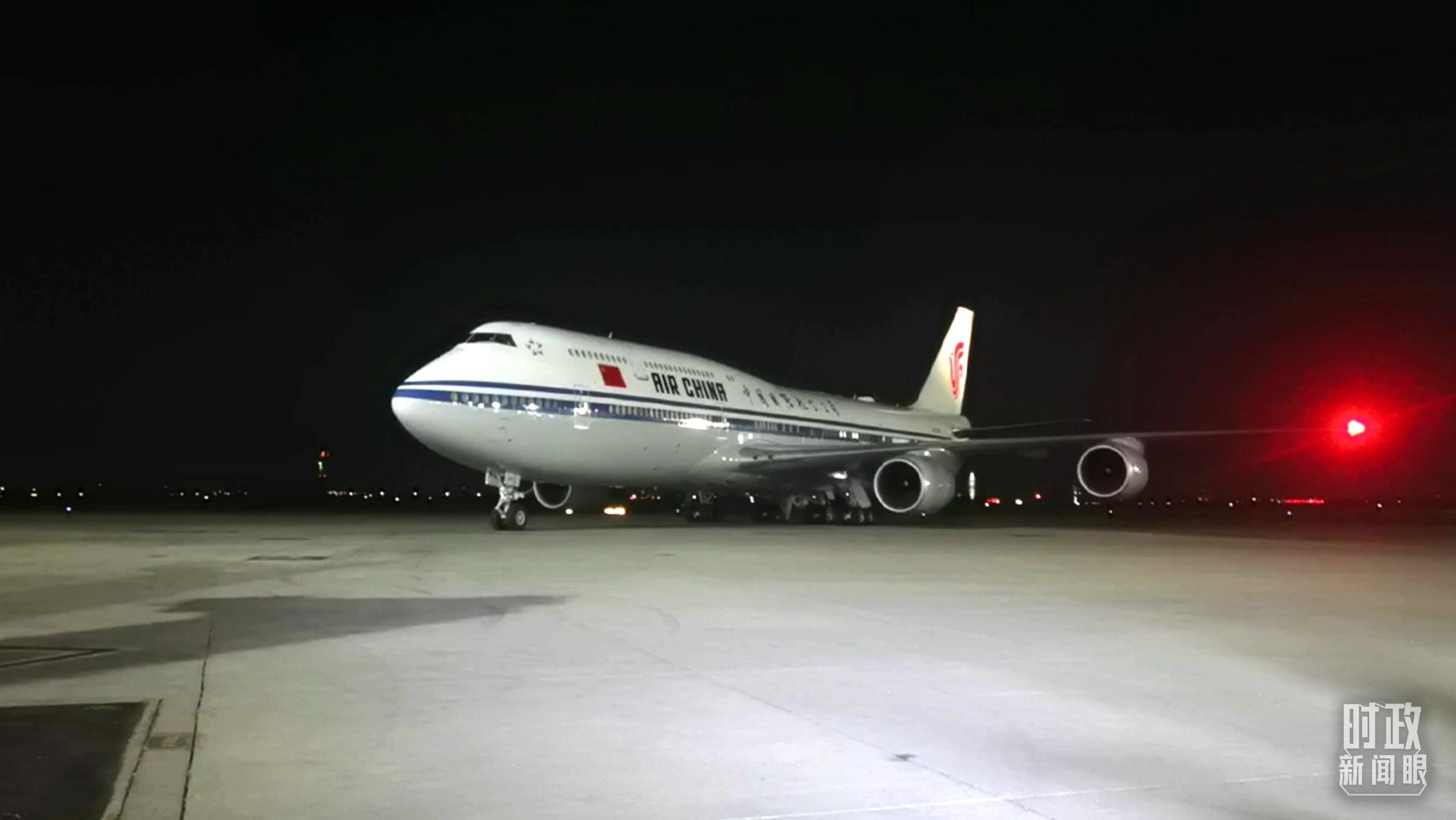 △這是習近平乘坐的專機。（總臺央視記者鐘銳拍攝）