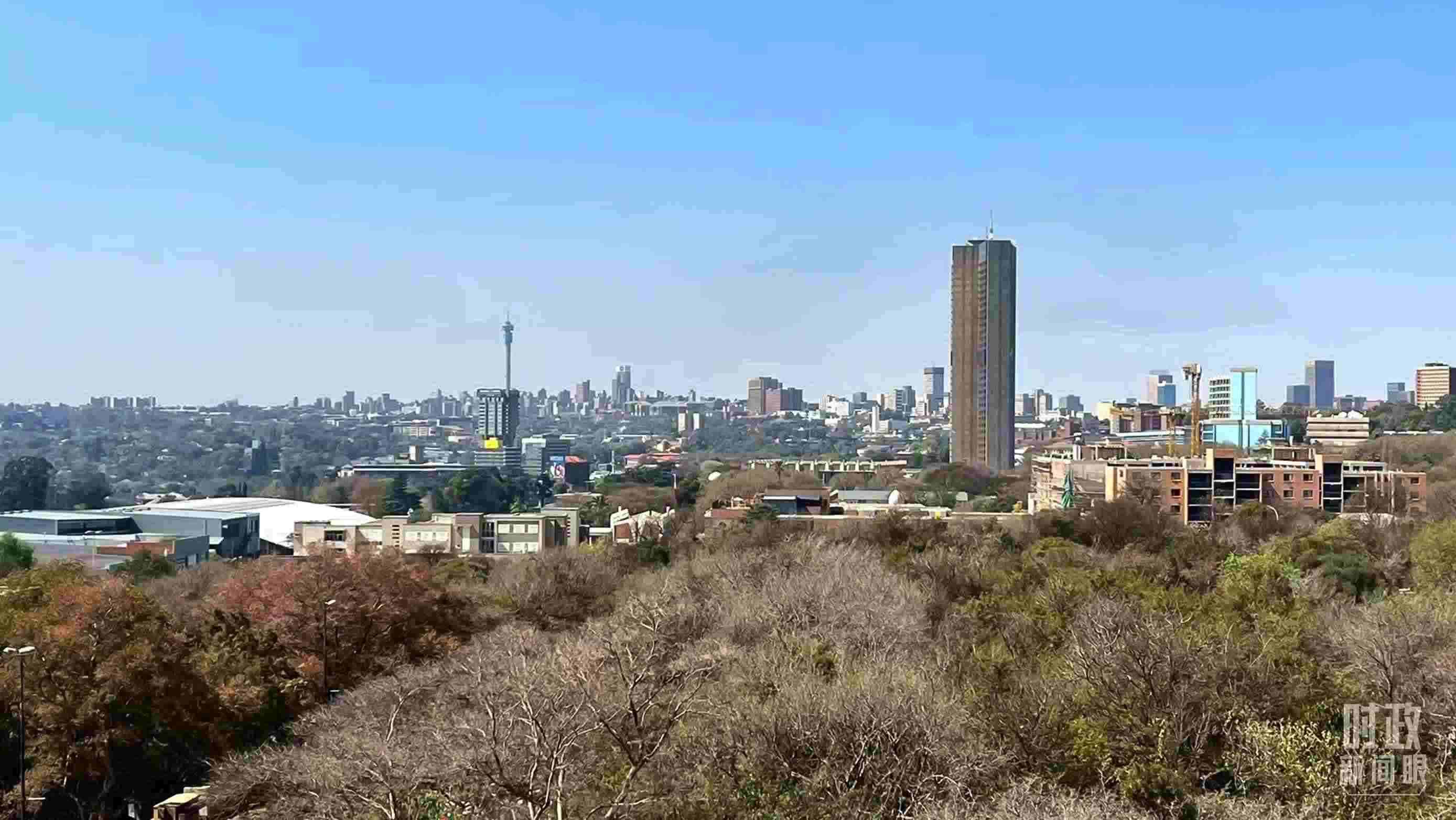 △約翰內(nèi)斯堡城市天際線。（總臺記者馬培敏拍攝）