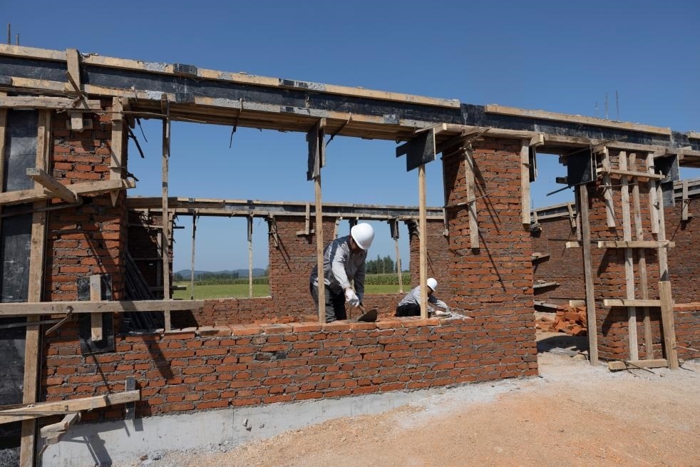 近日拍攝的黑龍江省尚志市老街基鄉(xiāng)龍王廟村。新華社記者 丁海濤 攝