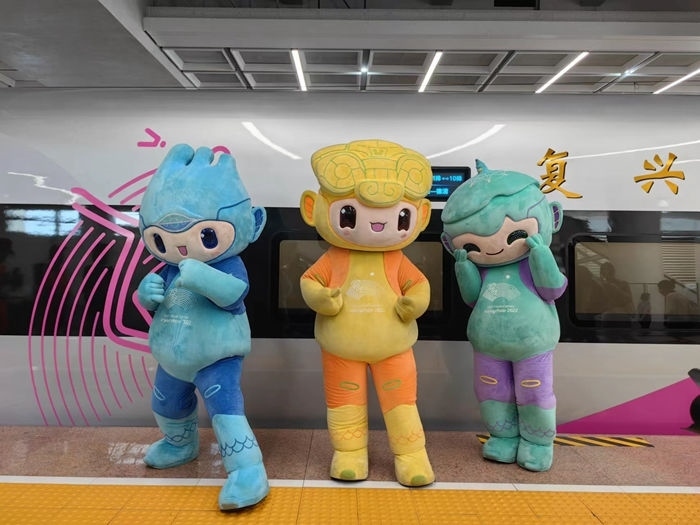 復(fù)興號亞運智能動車組列車車廂。上海鐵路局融媒體中心供圖