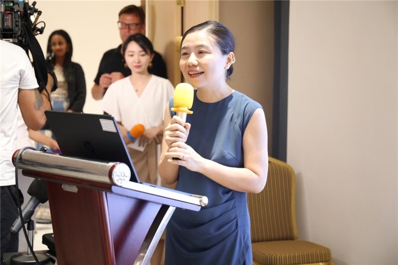 圖為吉布提孔子學(xué)院鄒燕舞院長為表彰儀式致辭。吉布提孔子學(xué)院供圖