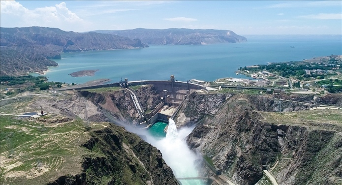 龍羊峽水電站開閘放水。國家電投黃河公司供圖