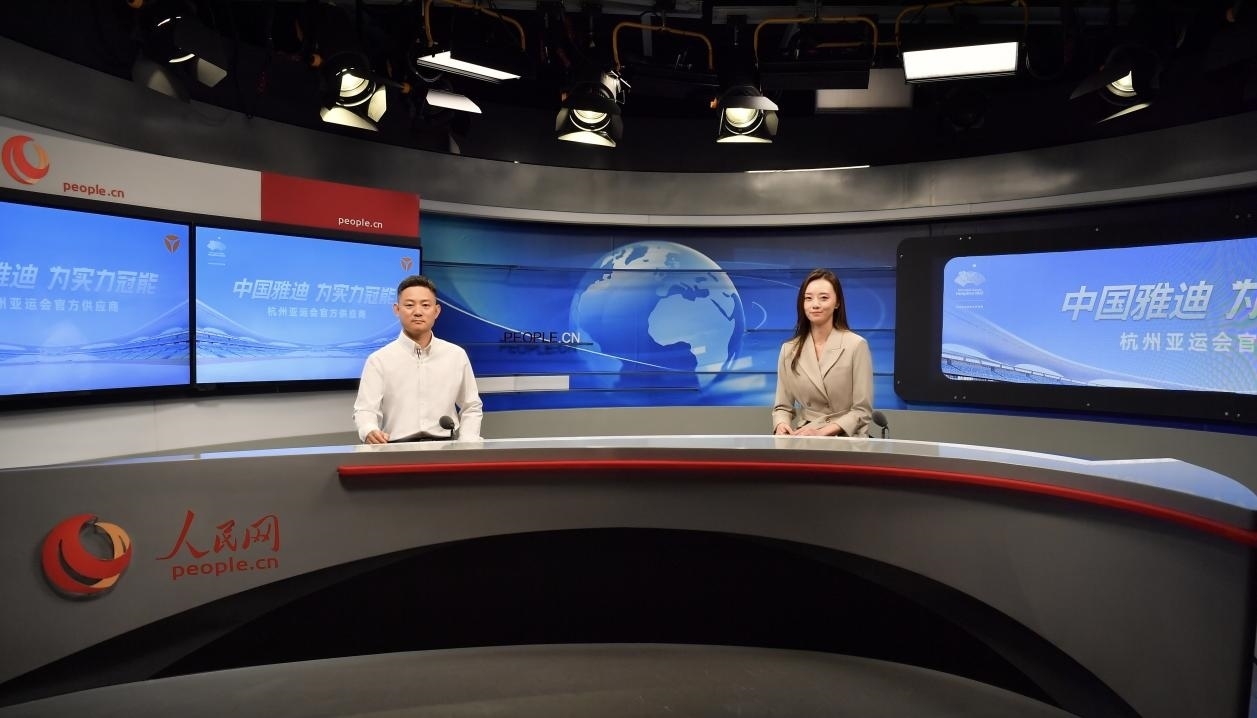 雅迪科技集團(tuán)全球營銷與服務(wù)總裁王家中接受人民網(wǎng)記者采訪。人民網(wǎng)記者 于凱攝