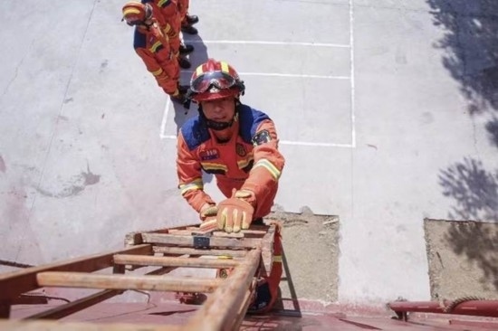 “火焰藍(lán)”張海營(yíng):21年追光而行