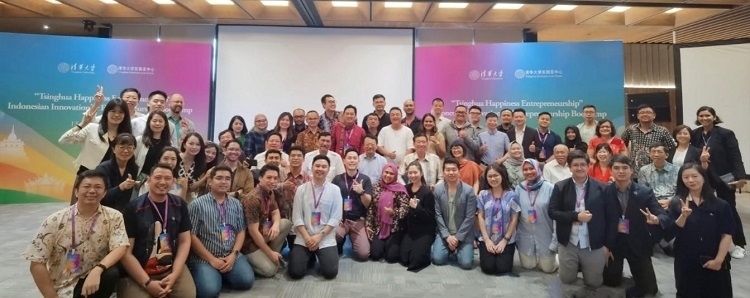 學(xué)員合影。清華大學(xué)東南亞中心供圖