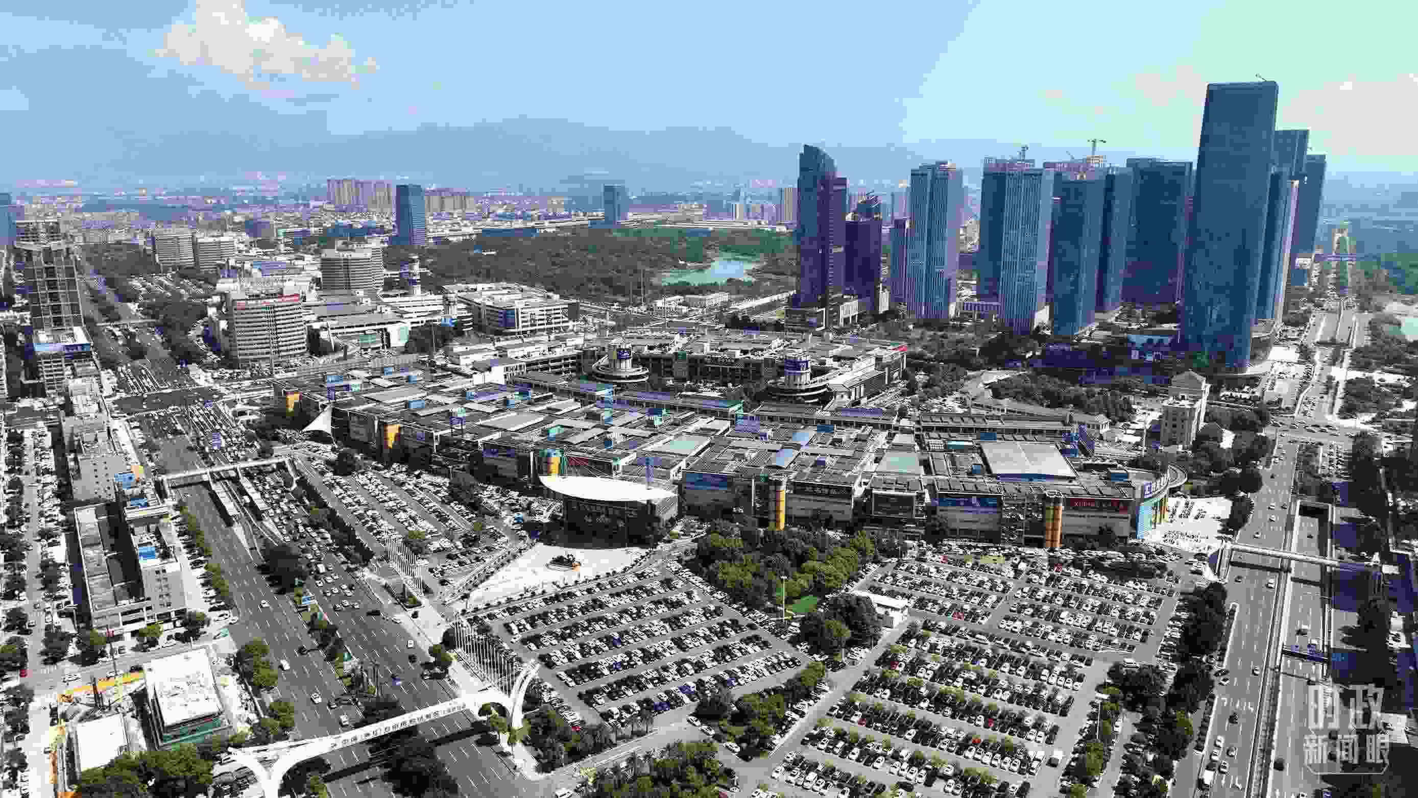 △義烏國際商貿(mào)城航拍。（總臺央視記者羅瀟拍攝）