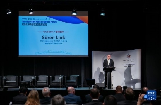 9月21日，在德國杜伊斯堡，杜伊斯堡市市長澤倫·林克出席2023新絲路物流論壇并致辭。新華社記者 張帆 攝