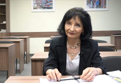 阿拉在白大孔院接受記者采訪。人民網(wǎng)記者 皇甫萬(wàn)里攝