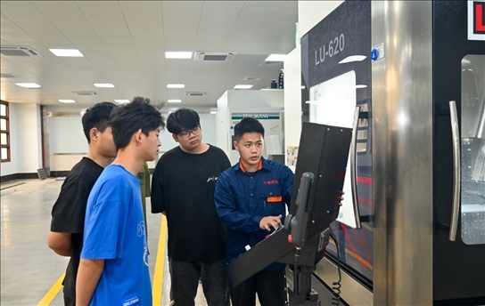 學(xué)生們正在實(shí)操學(xué)習(xí)。受訪單位供圖