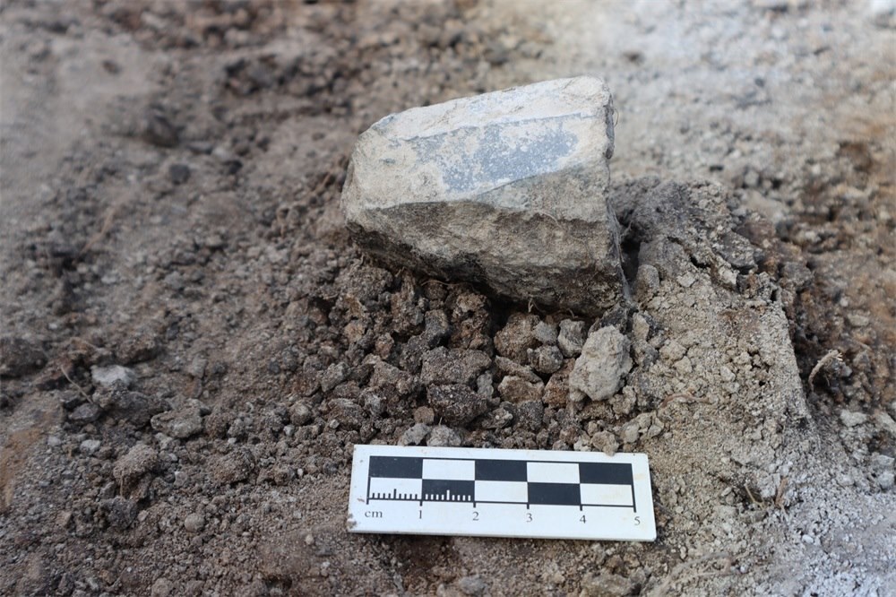 石葉石核出土場景。國家文物局供圖