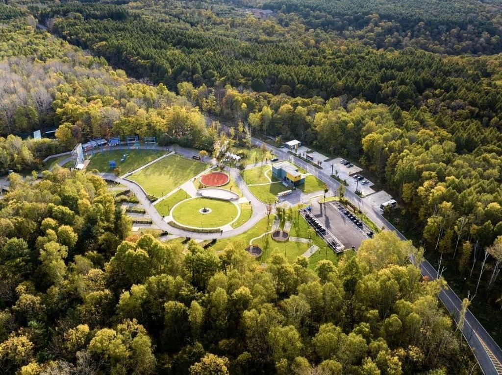 長白山華美勝地已實現(xiàn)“綠電”直供。嚴磊攝