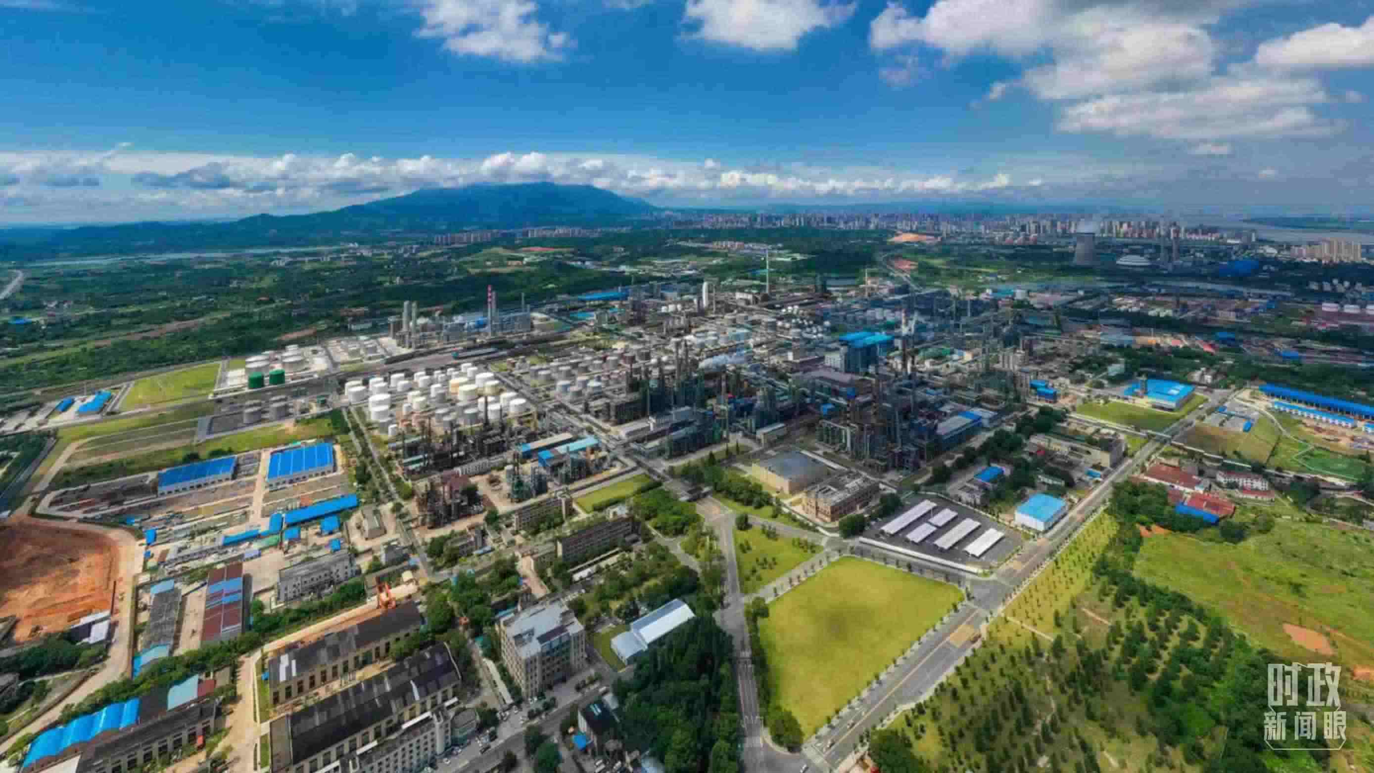 △中國(guó)石化九江分公司。（總臺(tái)記者劉陽(yáng)拍攝）