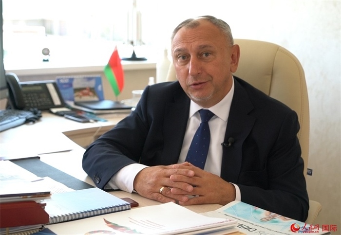 中白工業(yè)園管委會主任亞歷山大·亞羅申科接受人民網(wǎng)記者采訪。人民網(wǎng) 皇甫萬里攝