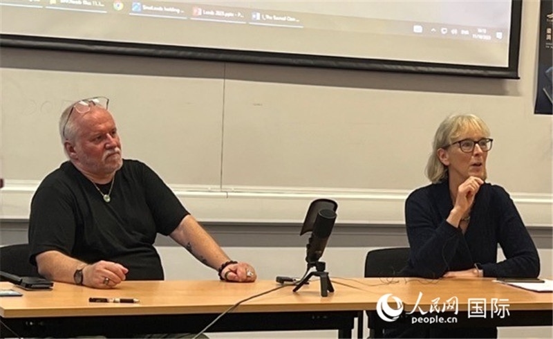 翻譯家韓斌、普華杰與師生交流 攝影 實習(xí)生王雪珊