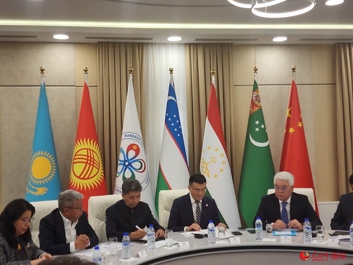 中國駐烏茲別克斯坦大使于駿致辭。人民網(wǎng)記者 李強(qiáng)攝