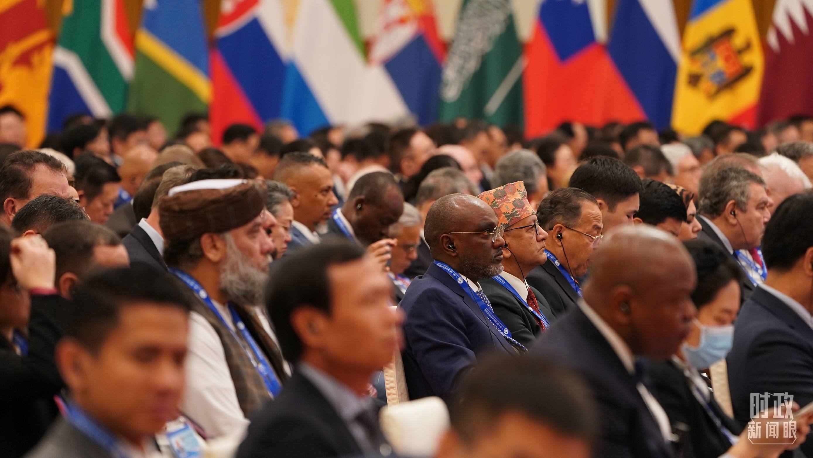 △開幕式現(xiàn)場的與會嘉賓。（總臺國廣記者李晉拍攝）
