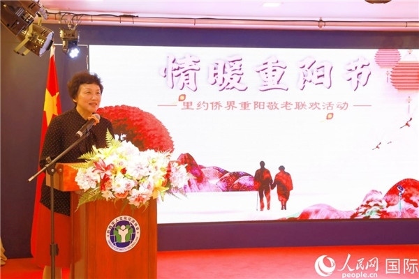 當(dāng)?shù)貢r(shí)間10月23日，國務(wù)院僑務(wù)辦公室主任陳旭（中）在巴西里約熱內(nèi)盧出席國務(wù)院僑辦代表團(tuán)與里約僑界座談會(huì)。 王天聰 攝