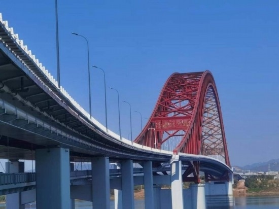 清水塘大橋側(cè)面。本報(bào)記者 常雯宜攝