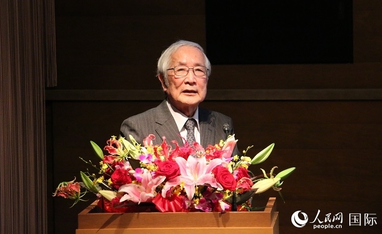 日中科學(xué)技術(shù)交流協(xié)會(huì)會(huì)長山脅道夫致辭。人民網(wǎng) 許可攝