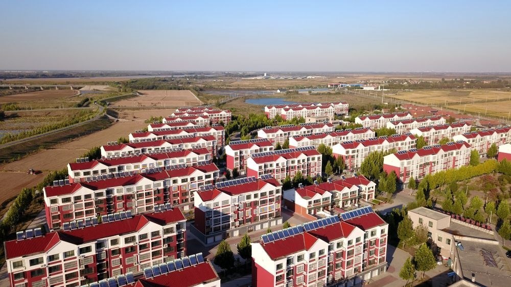 山東省東營市墾利區(qū)楊廟社區(qū)（2021年10月17日攝，無人機照片）。新華社記者 郭緒雷 攝