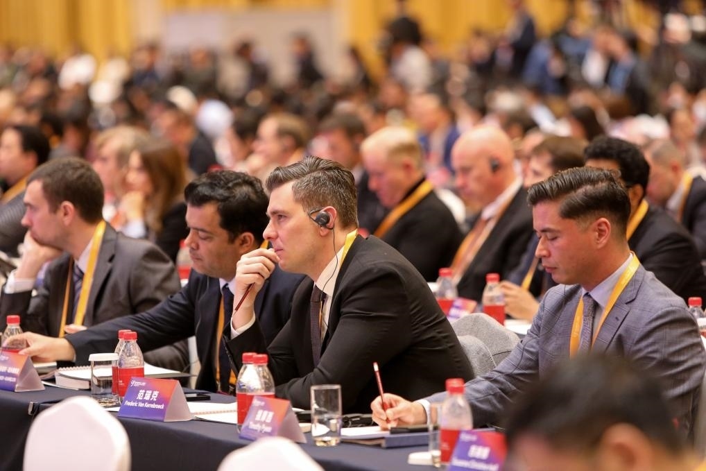 11月24日，論壇嘉賓在聆聽(tīng)演講。新華社記者 辛夢(mèng)晨 攝