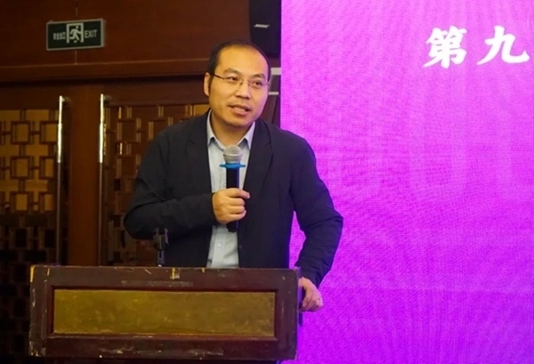 清華大學(xué)社會科學(xué)學(xué)院副院長、政治學(xué)系長聘教授孟天廣在研討會上總結(jié)發(fā)言。主辦方供圖