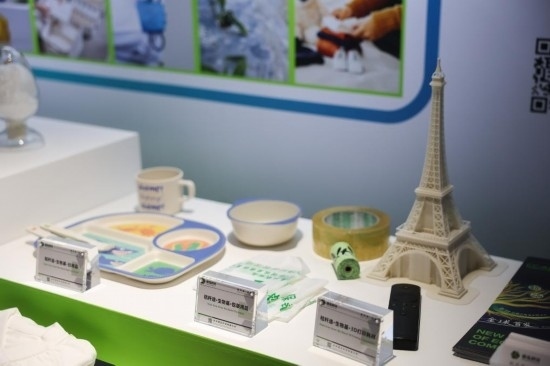 這是第二屆全球數(shù)字貿(mào)易博覽會(huì)的絲路電商館的主題展臺(tái)（11月24日攝）。新華社記者徐昱 攝